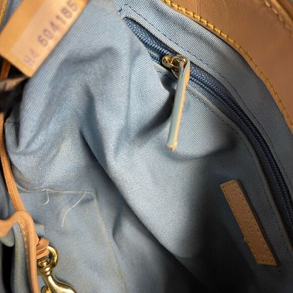 Dooney & Bourke oil cloth beige multi color logo  satchel cream leather trim - Picture 14 of 16